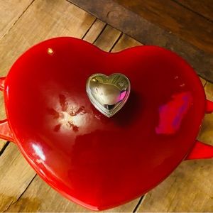 Cottage Collection Heart Shaped Dutch Oven